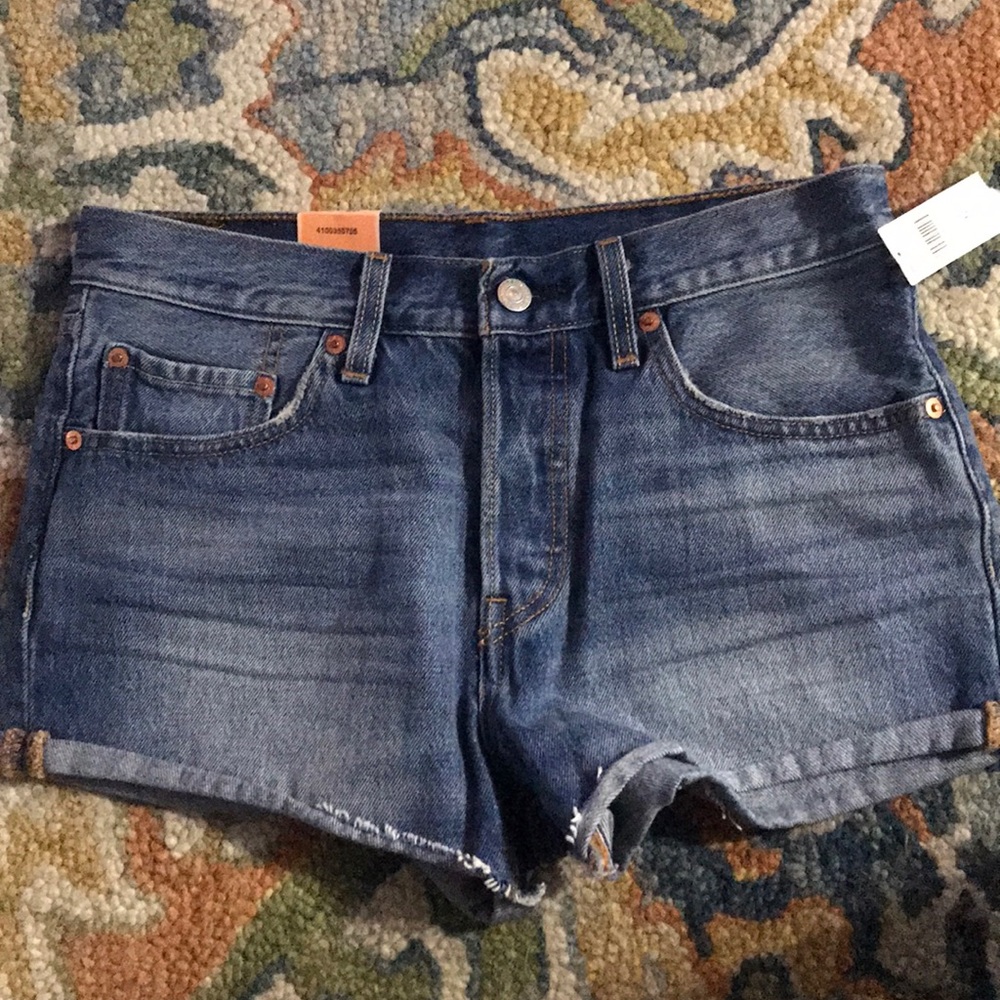Levi’s 501 button closure denim shorts